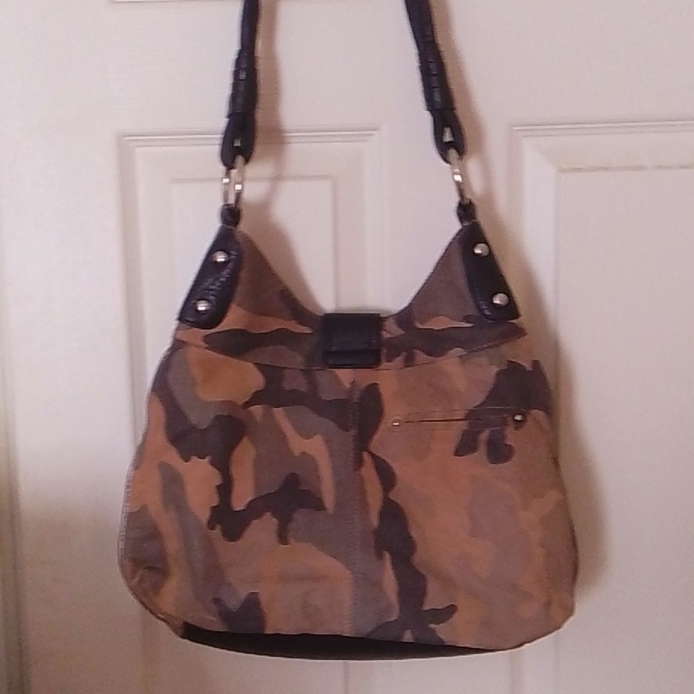 B. Makowsky Stylish Camouflage Shoulder Bag - Picture 3 of 7